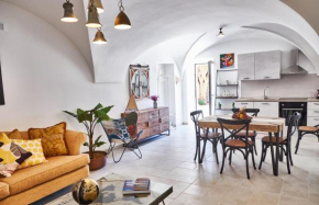 Equorum Prospectus 1 - OSTUNI CENTRO - Guest House Ostuni